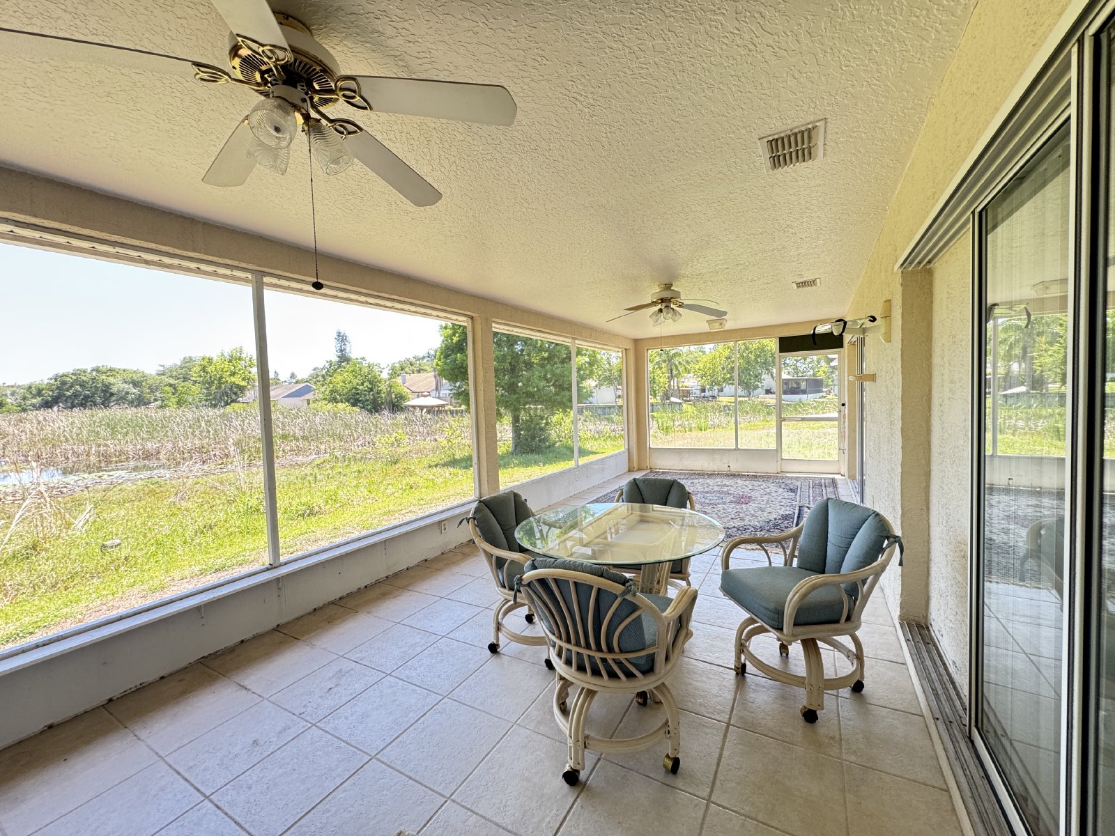Beautiful 3/2/2 With Screened Lanai On Cul-de-sac property image