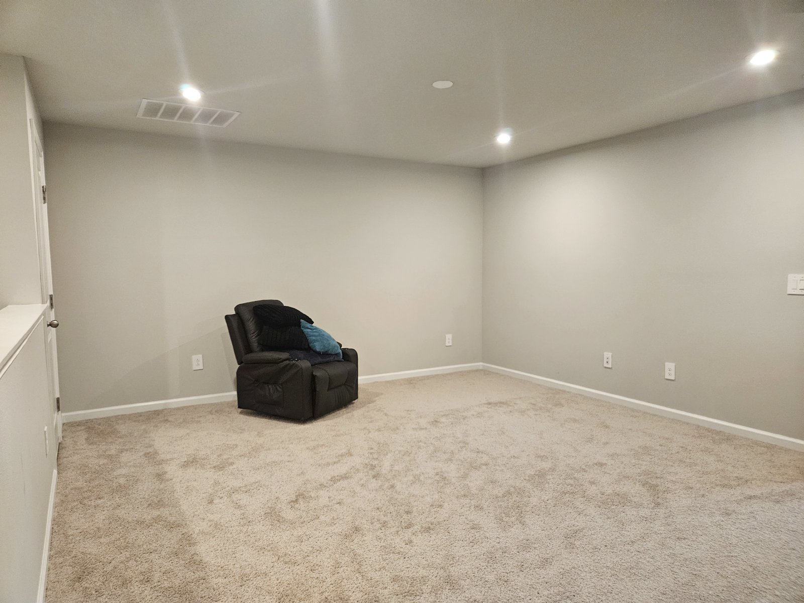Luxury Townhome For Rent ? First-Time Rental In VOLANTI property image