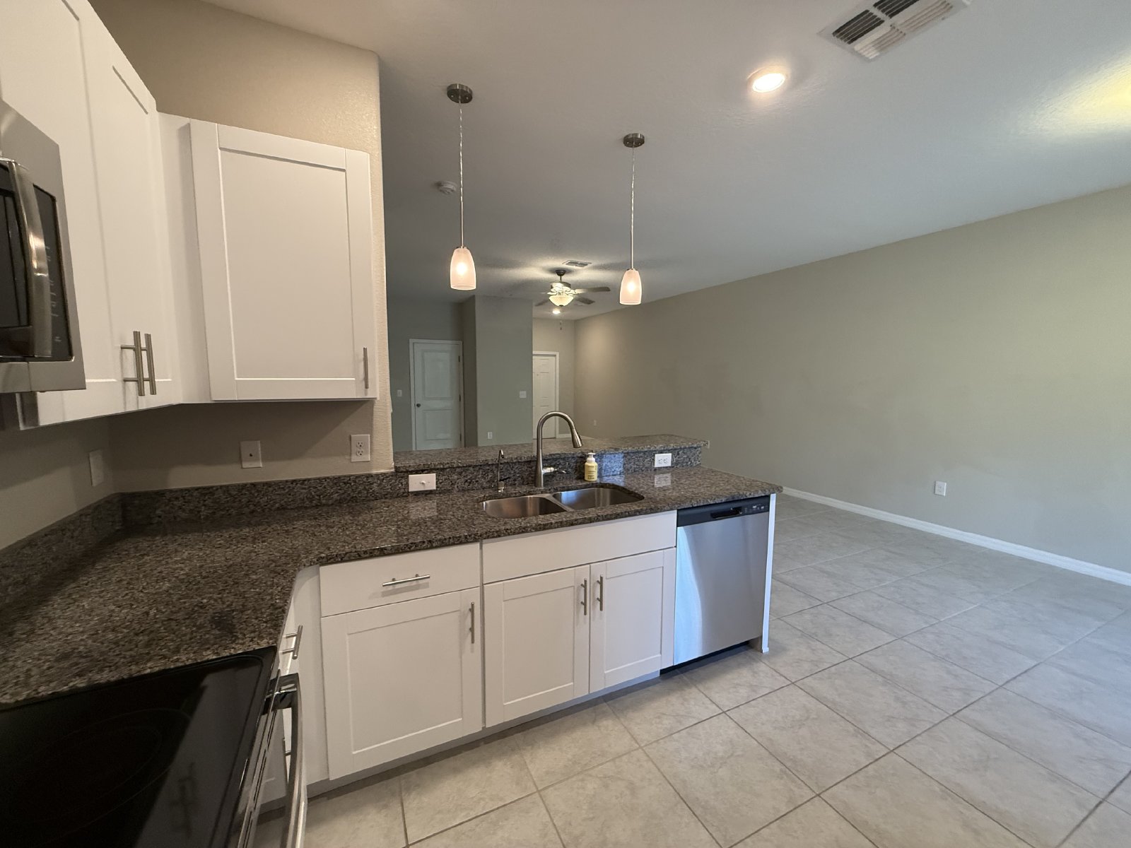3 Bedroom, 2.5 Bath Townhome property image