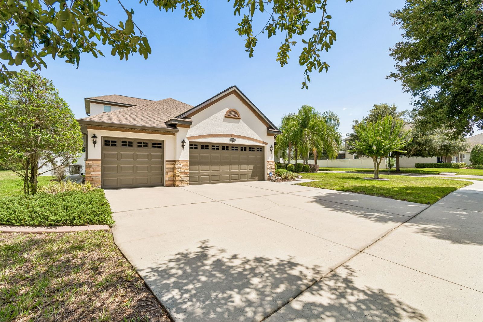 10524 MISTFLOWER LN, TAMPA FL 33647 property image