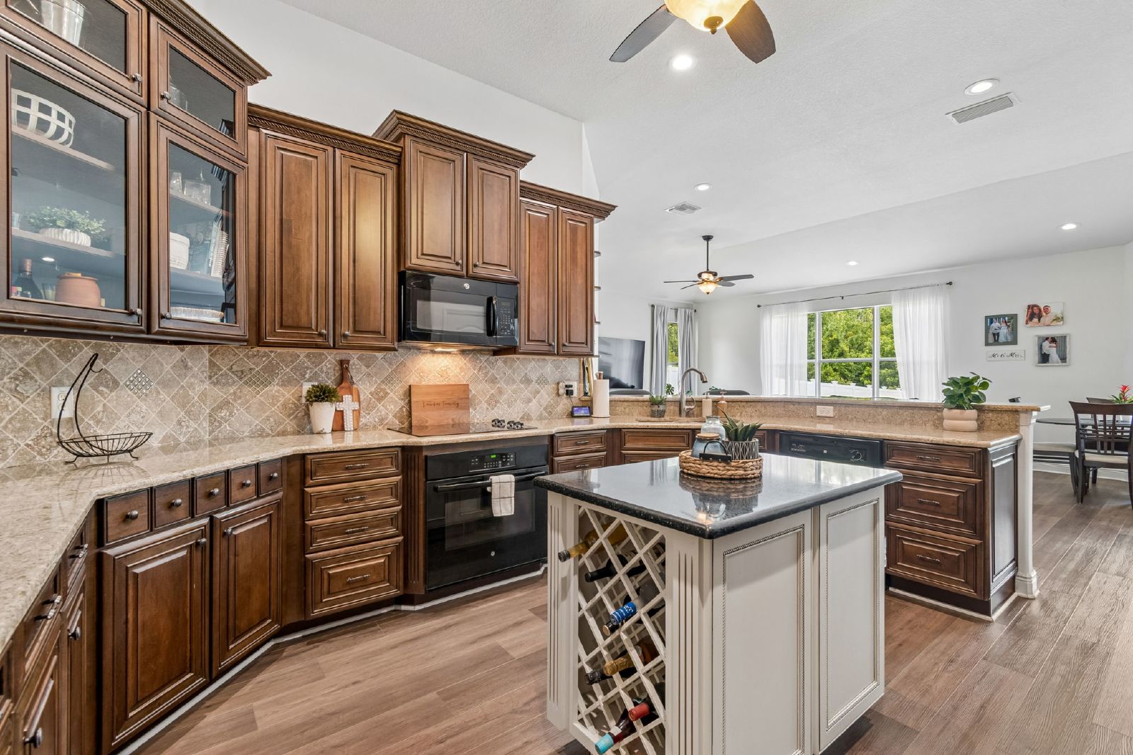 10524 MISTFLOWER LN, TAMPA FL 33647 property image