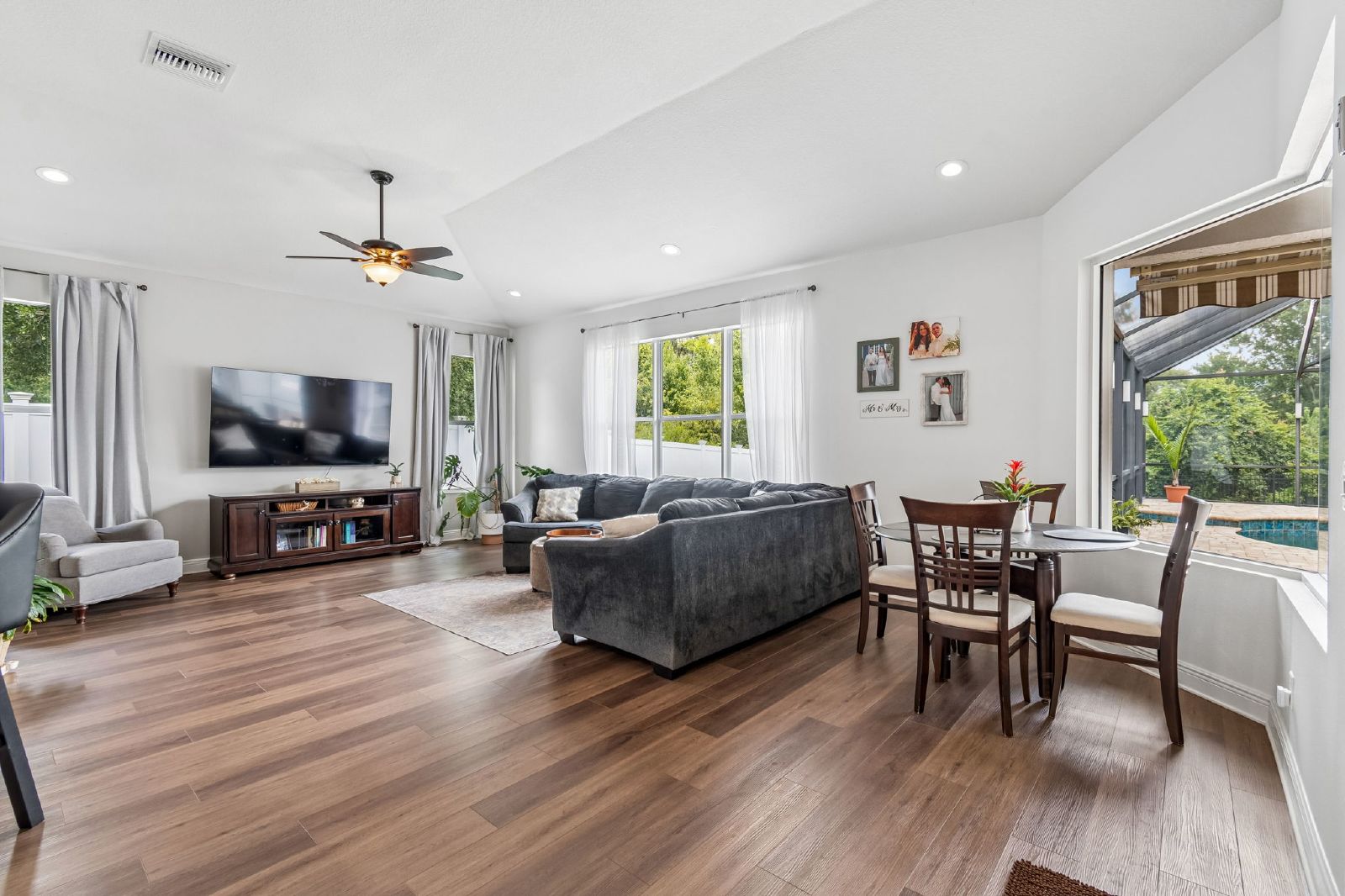 10524 MISTFLOWER LN, TAMPA FL 33647 property image