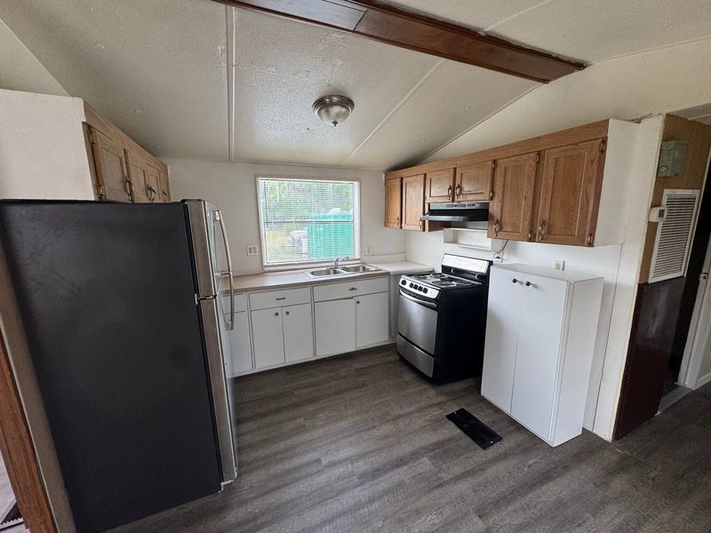 Charming 2 Bed 1 Bath Mobile Home In Hudson property image