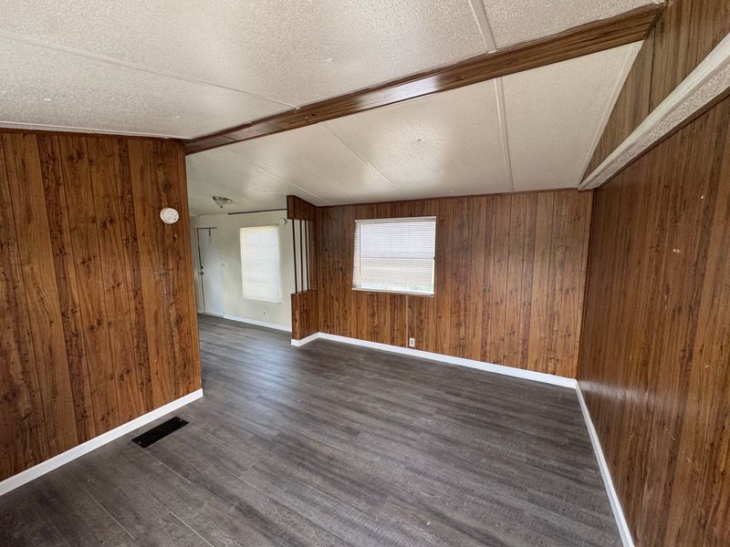 Charming 2 Bed 1 Bath Mobile Home In Hudson property image