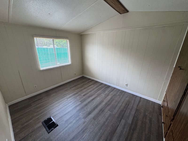 Charming 2 Bed 1 Bath Mobile Home In Hudson property image