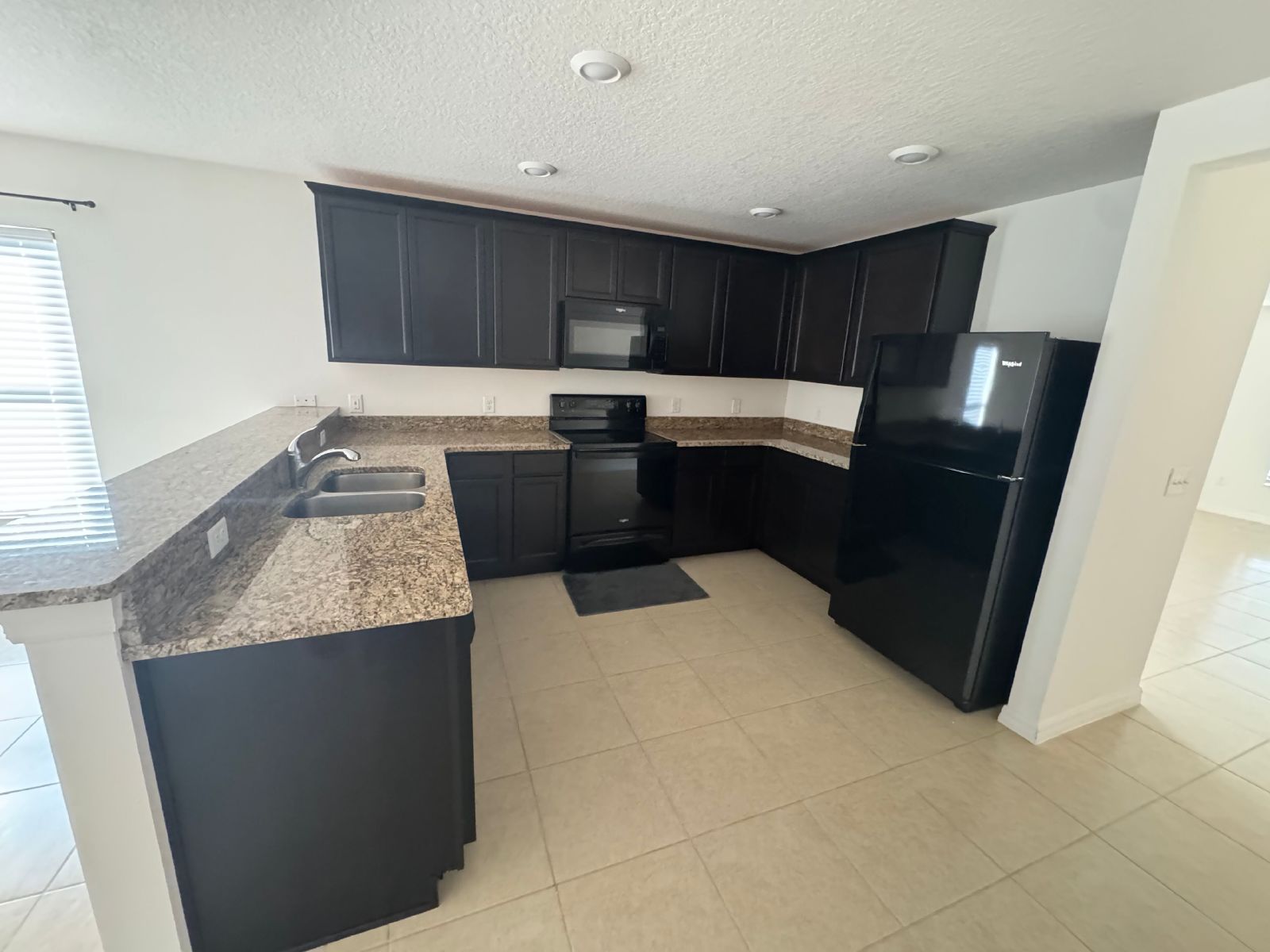 Stunning 4 Bedroom 2 Bath Home In Sherman Hills property image