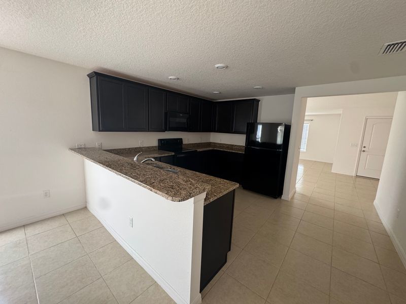 Stunning 4 Bedroom 2 Bath Home In Sherman Hills property image