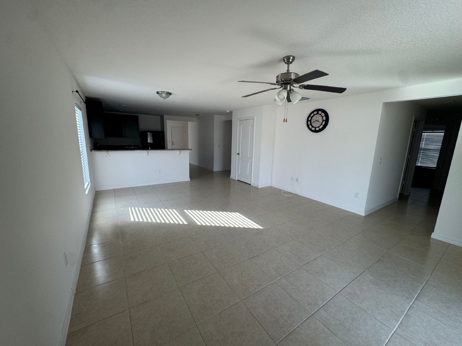 Stunning 4 Bedroom 2 Bath Home In Sherman Hills property image