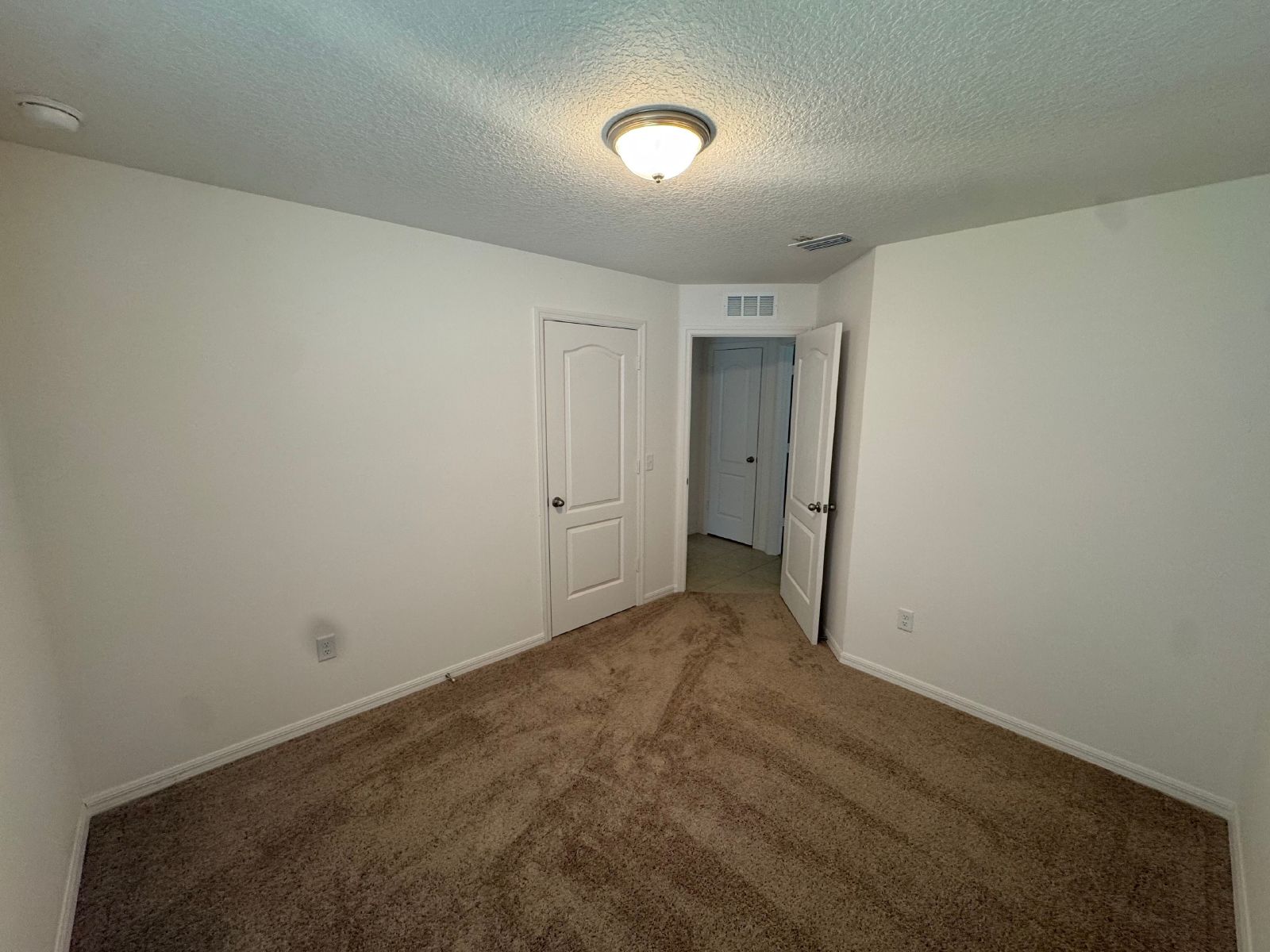 Stunning 4 Bedroom 2 Bath Home In Sherman Hills property image