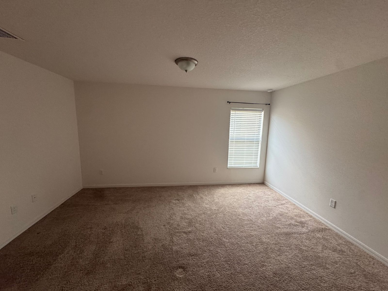Stunning 4 Bedroom 2 Bath Home In Sherman Hills property image