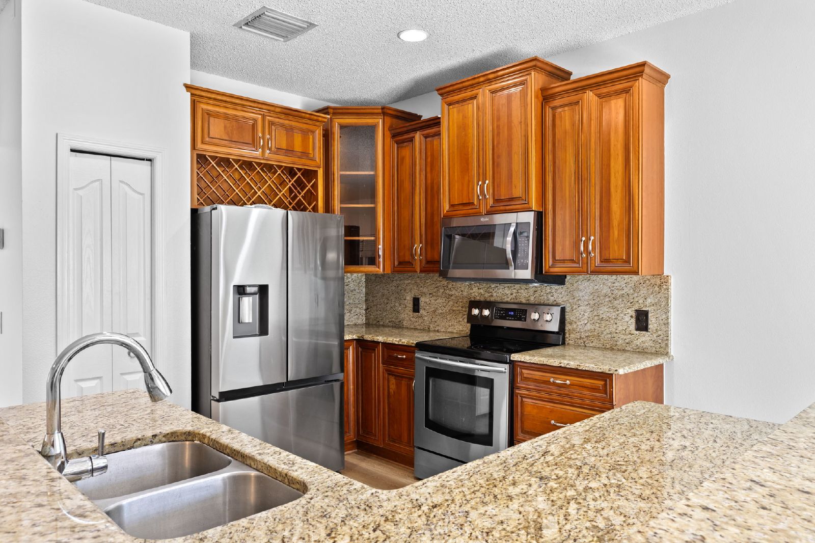 Pool Home For Rent In Westchase/Fawn Lake 4BR/3BA W/ Pool Care property image