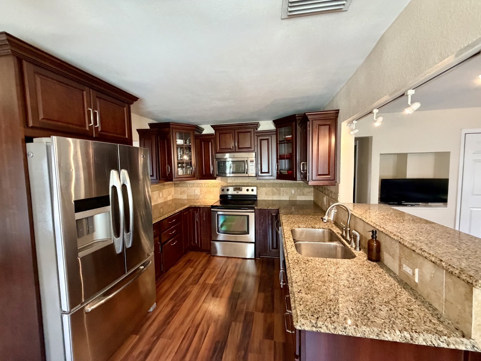 Nice! Live Oaks Home on Brick Street for Rent. property image