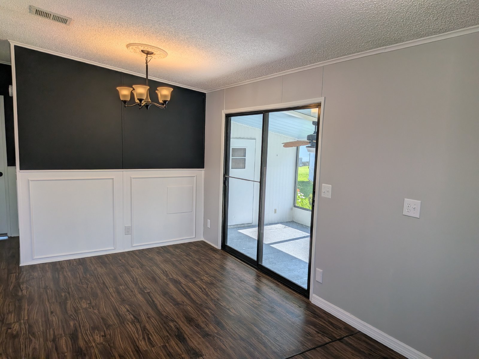 Renovated 2/2 Trailer In Zephyrhills property image