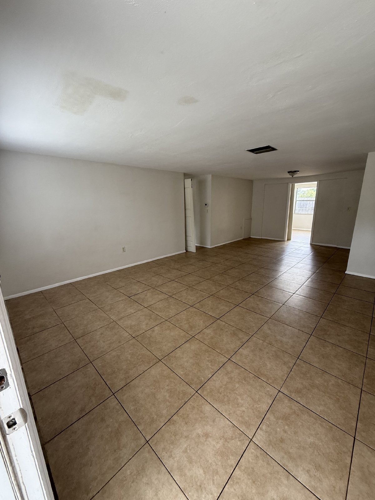 Spacious 4/2 Home property image