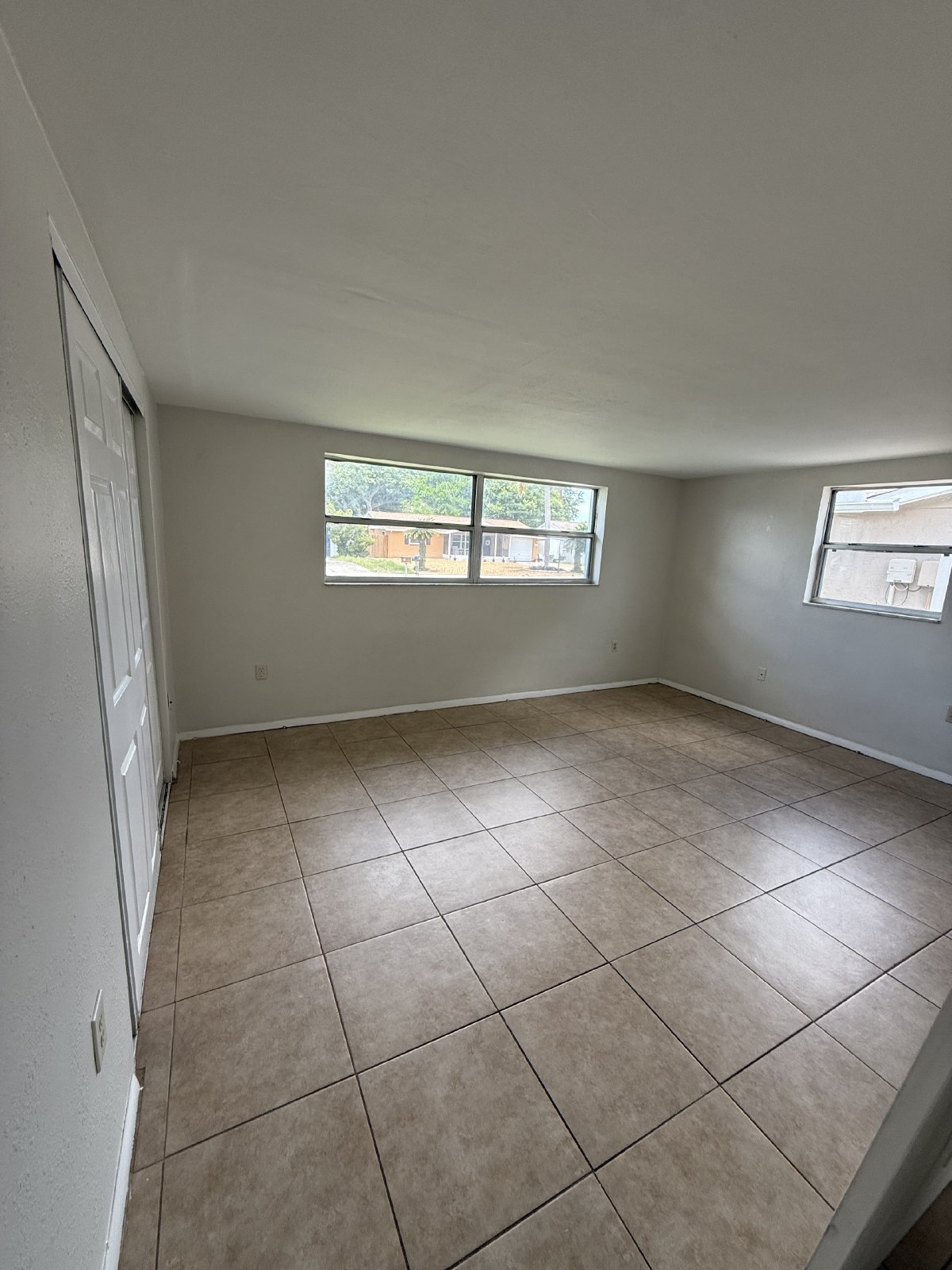 Spacious 4/2 Home property image