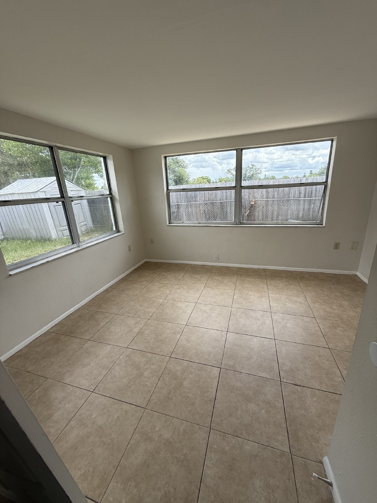 Spacious 4/2 Home property image