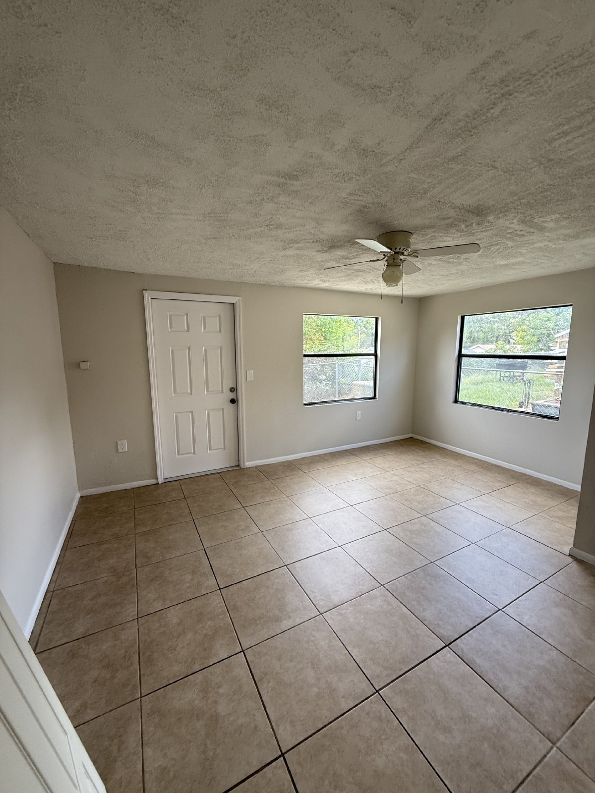 Spacious 4/2 Home property image