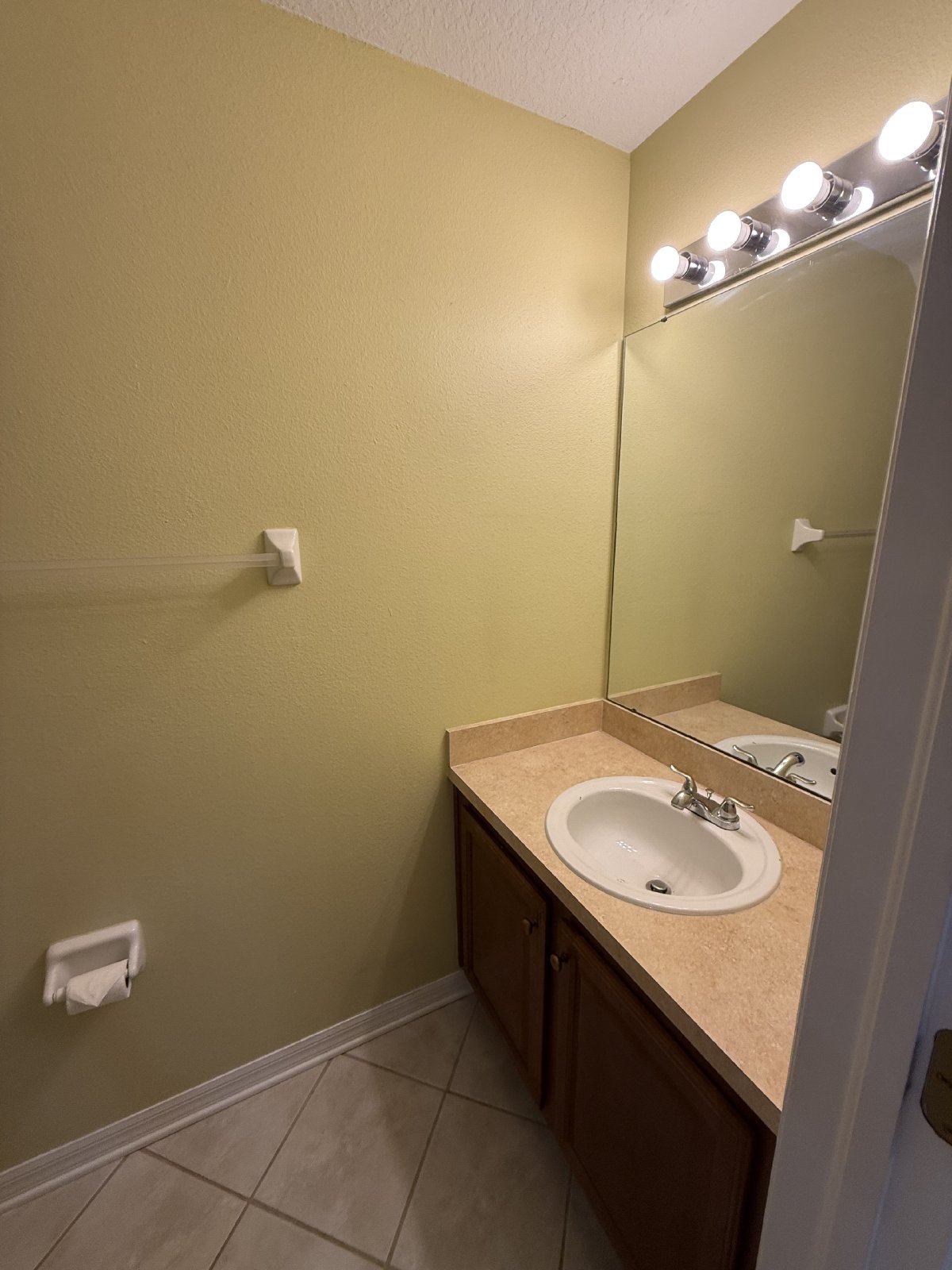 2 Bedroom, 2.5 Bath Townhome property image