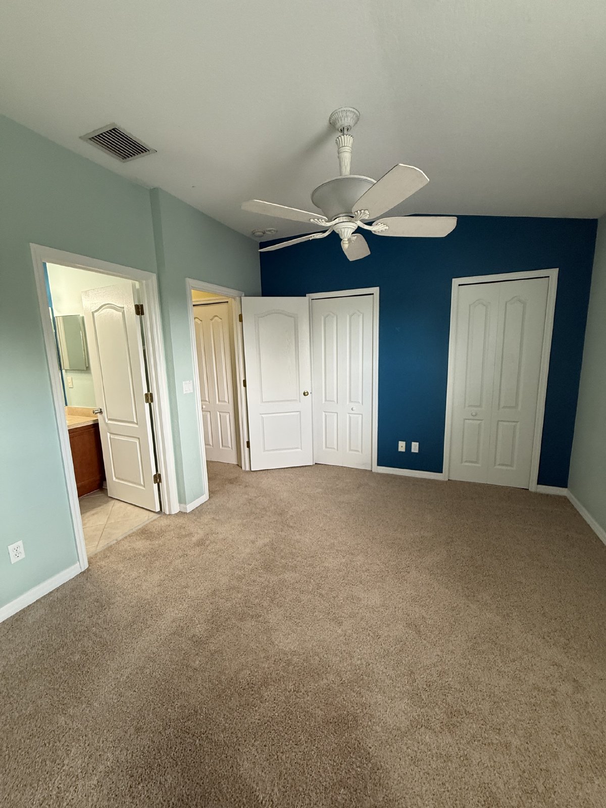 2 Bedroom, 2.5 Bath Townhome property image