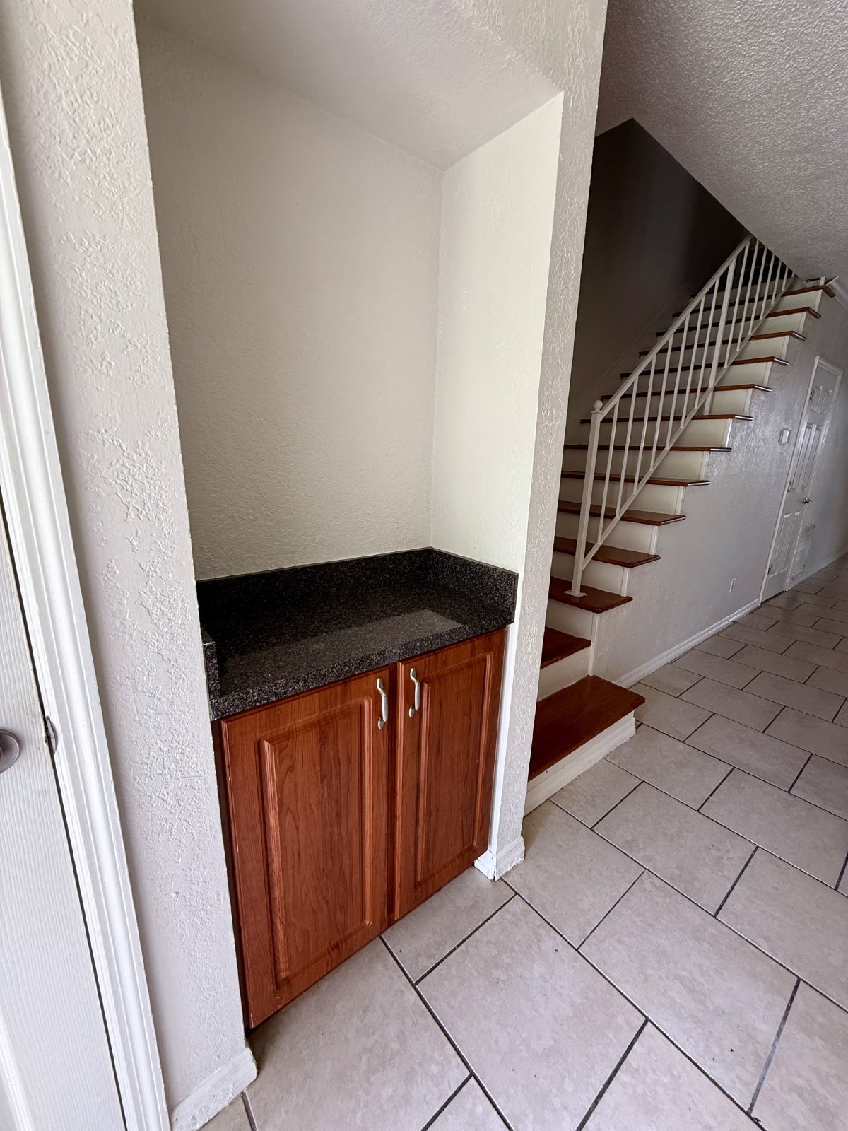 3 Bed 2 Full Baths MOVE IN READY Townhouse For Rent!!!!! property image