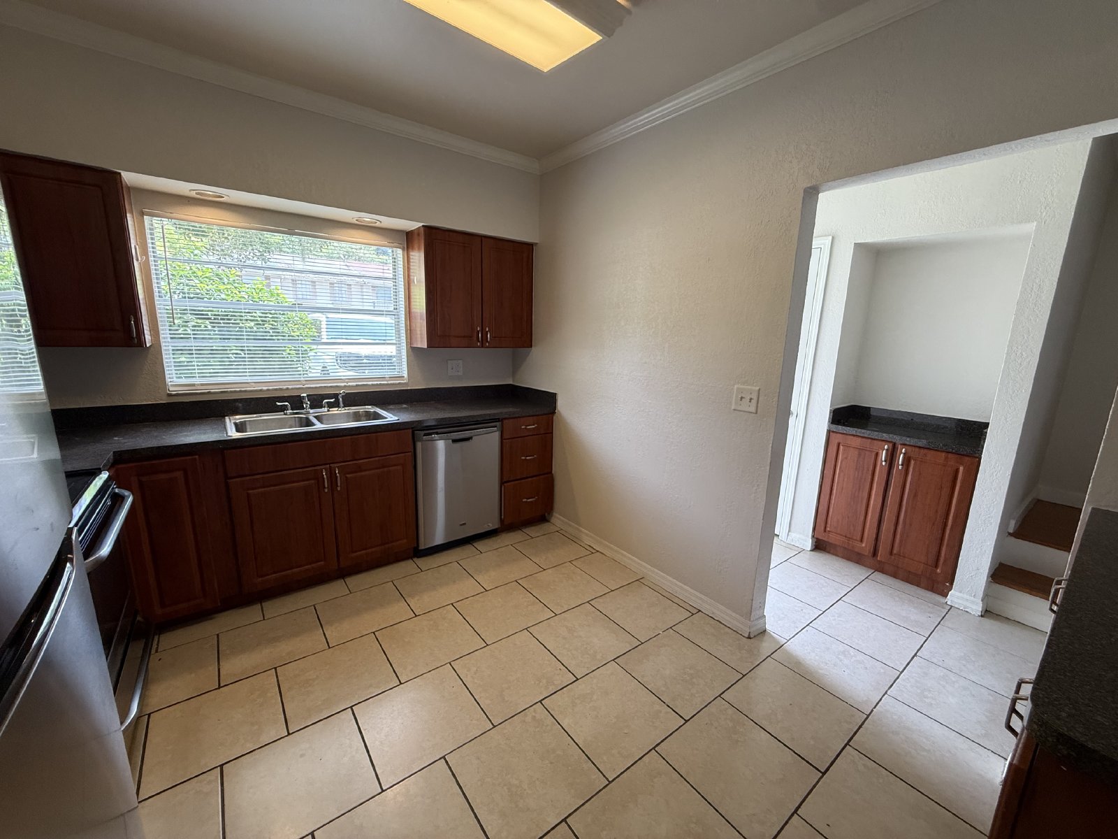 3 Bed 2 Full Baths MOVE IN READY Townhouse For Rent!!!!! property image