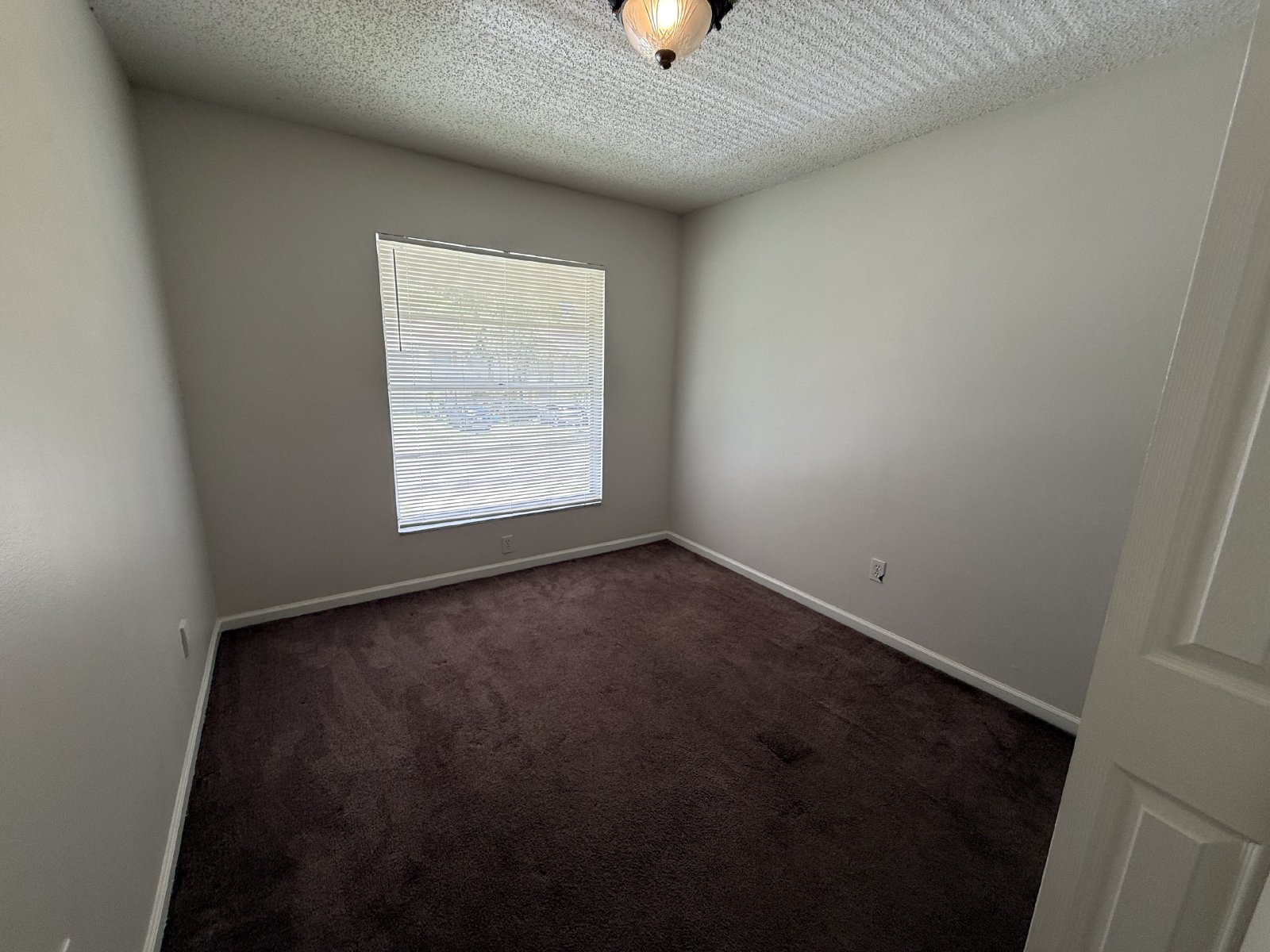 3 Bed 2 Full Baths MOVE IN READY Townhouse For Rent!!!!! property image