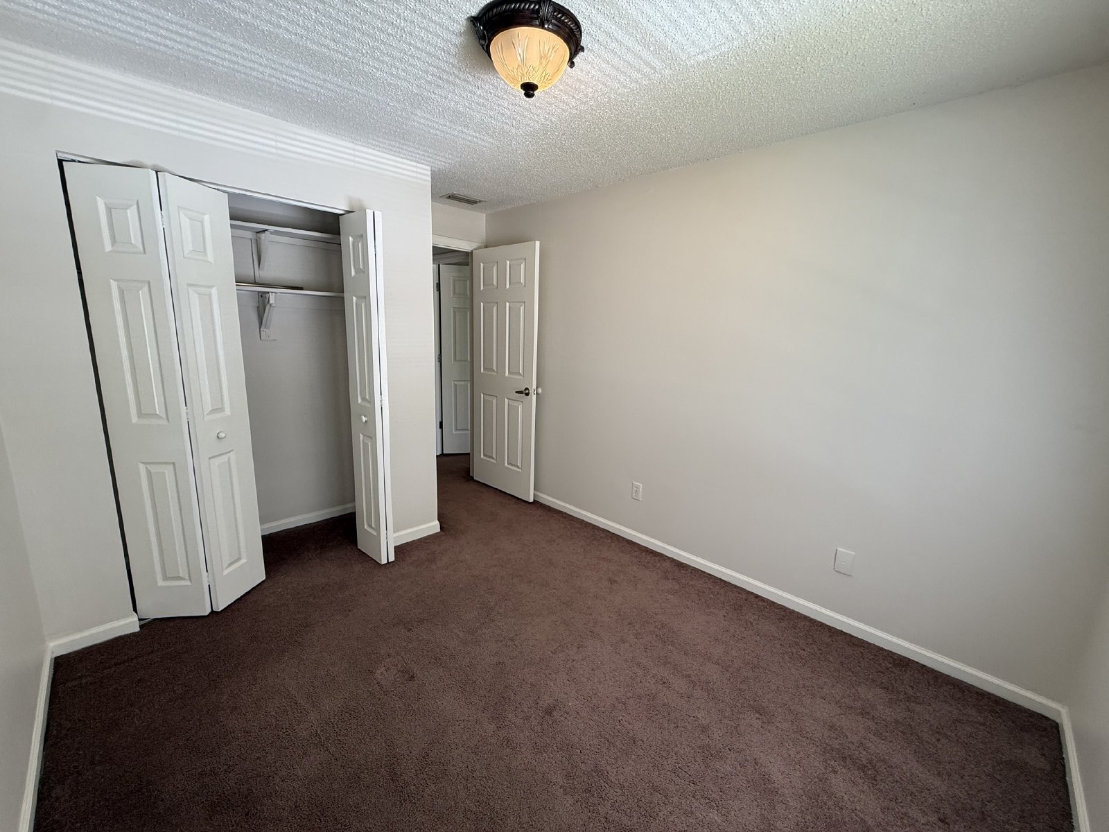 3 Bed 2 Full Baths MOVE IN READY Townhouse For Rent!!!!! property image