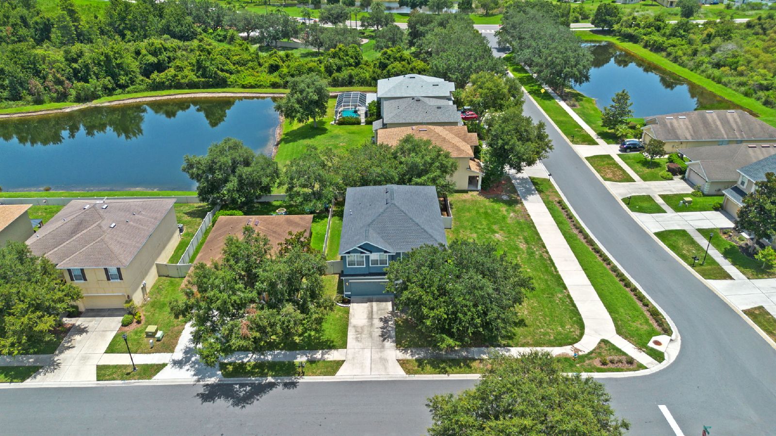 Spacious 6 Bedroom Home In Asbel Estates! property image
