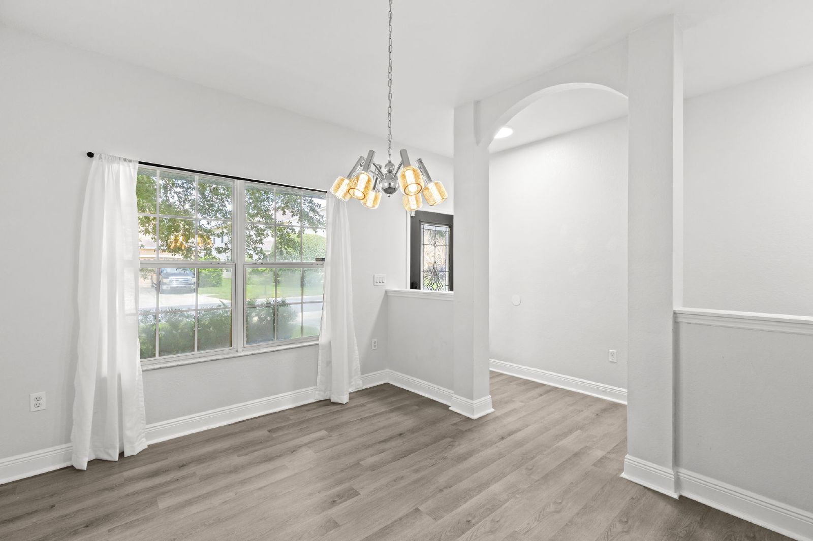 Spacious 6 Bedroom Home In Asbel Estates! property image