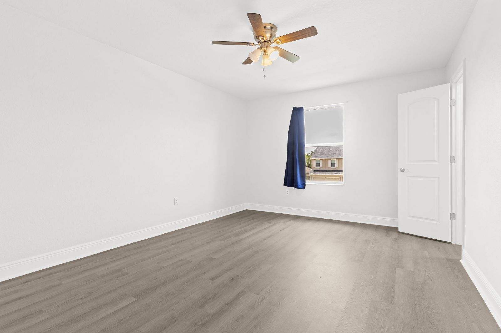 Spacious 6 Bedroom Home In Asbel Estates! property image