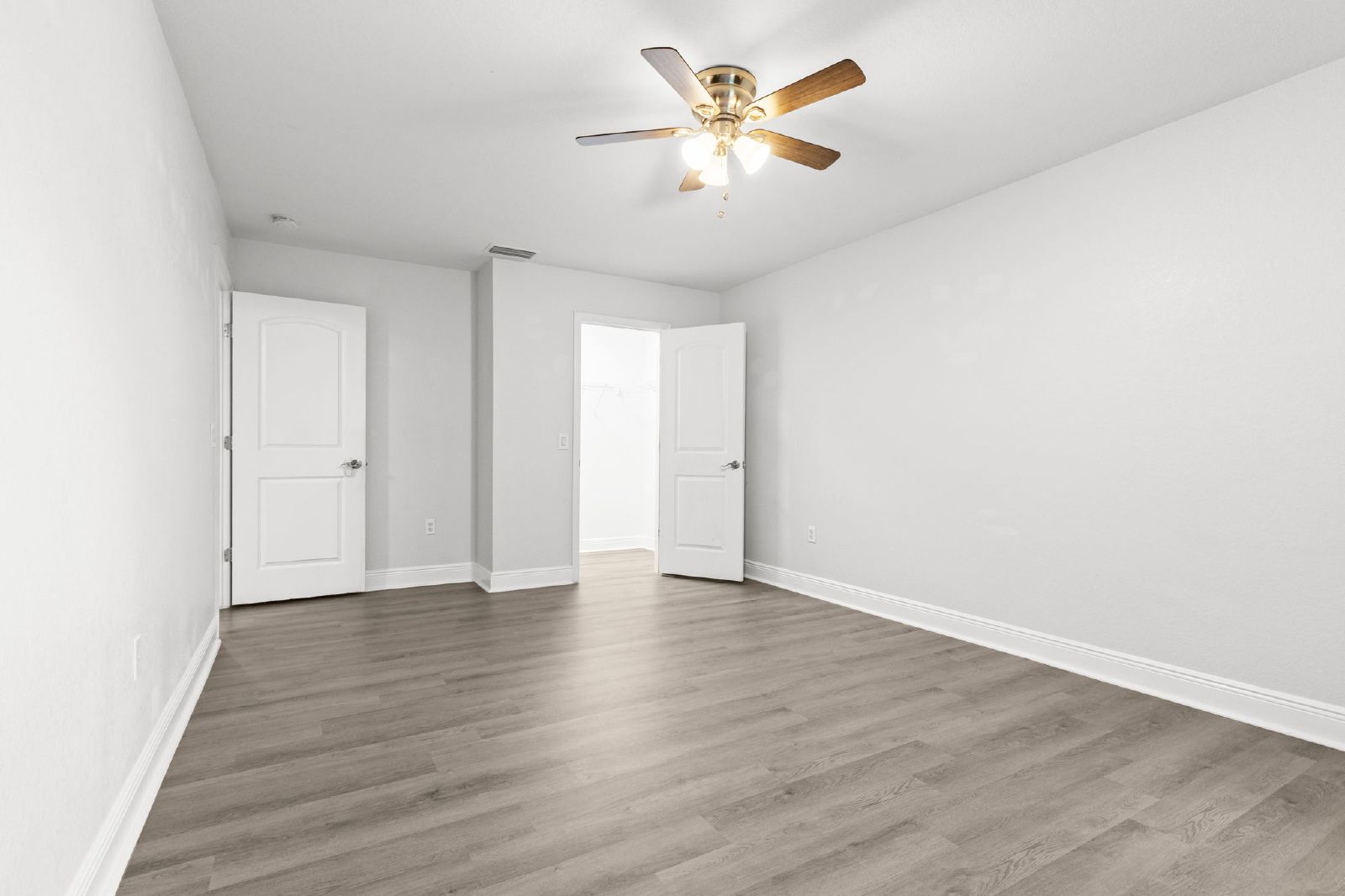 Spacious 6 Bedroom Home In Asbel Estates! property image