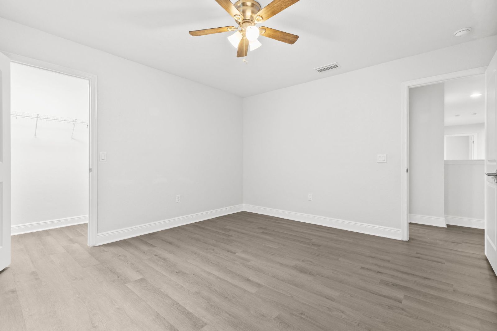 Spacious 6 Bedroom Home In Asbel Estates! property image