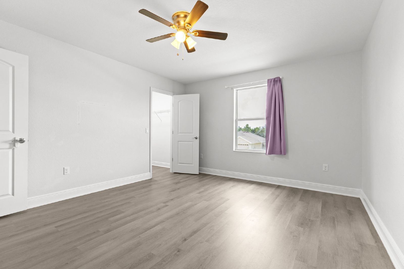 Spacious 6 Bedroom Home In Asbel Estates! property image