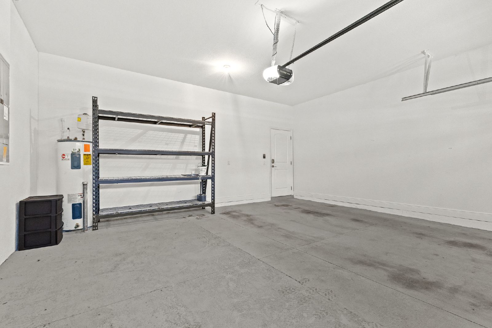 Spacious 6 Bedroom Home In Asbel Estates! property image