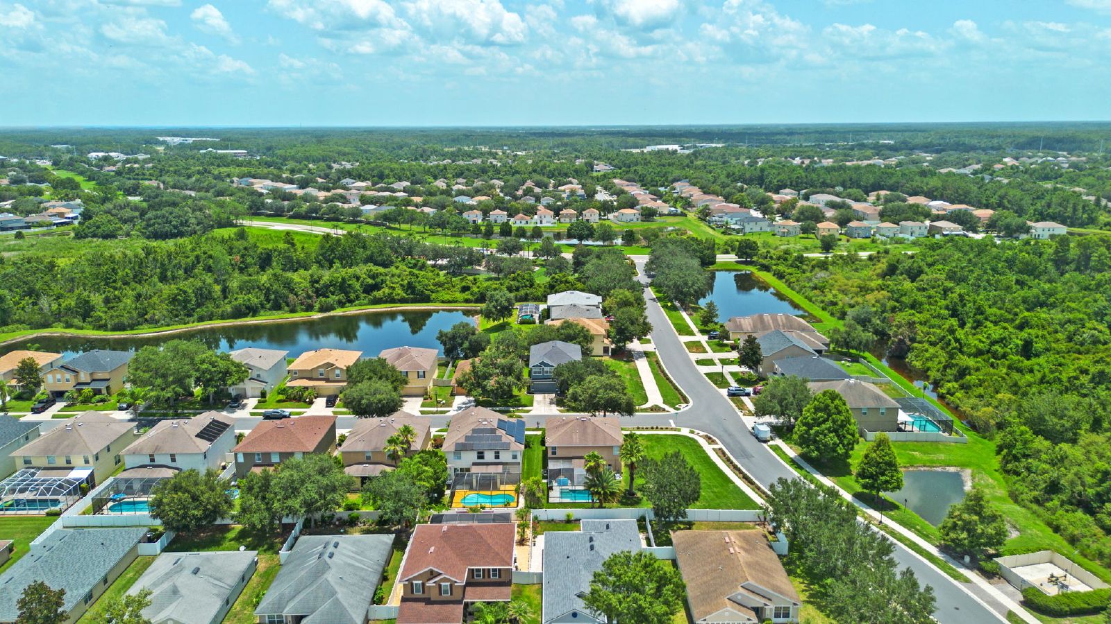 Spacious 6 Bedroom Home In Asbel Estates! property image