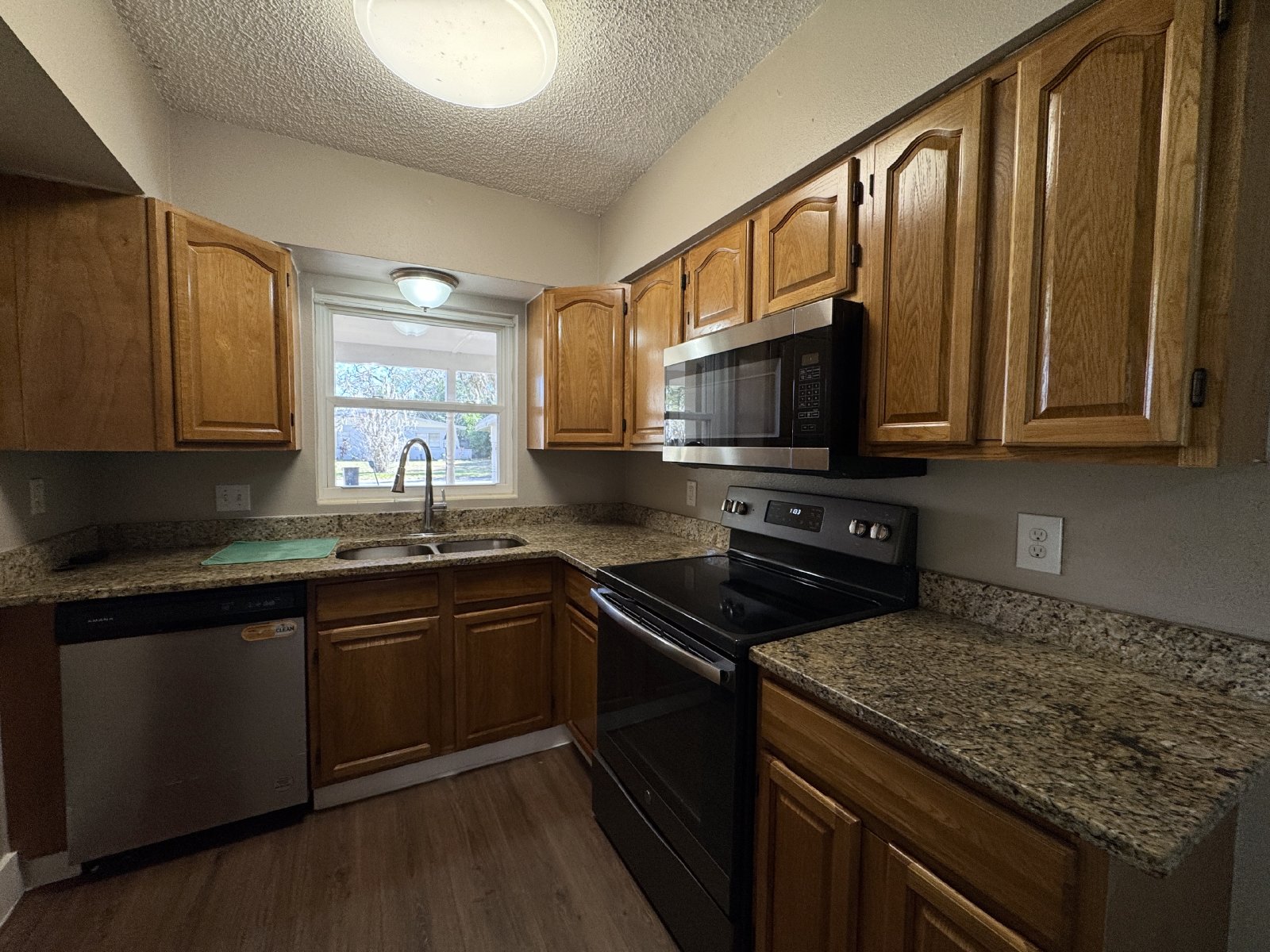 Beautiful 3/2/1 In Brooksville property image
