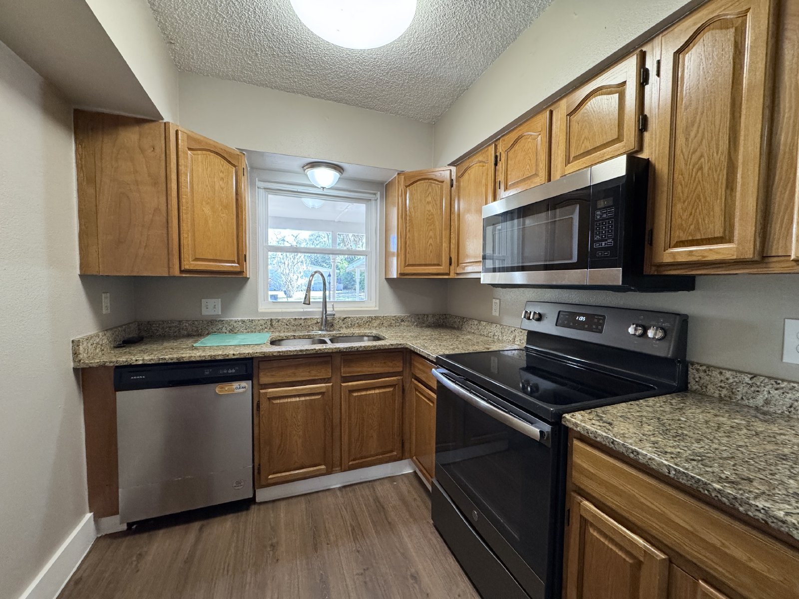 Beautiful 3/2/1 In Brooksville property image