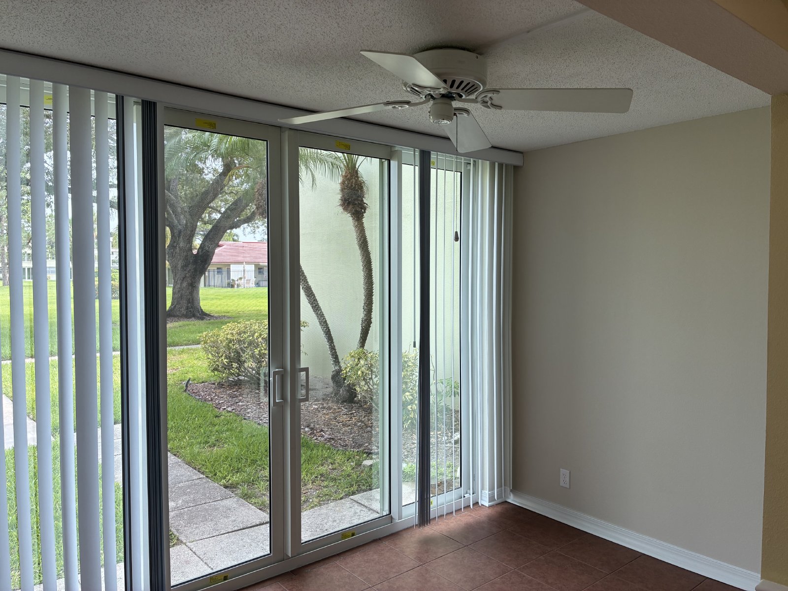 Completely remodeled 1/1 condo @ Winston Park property image