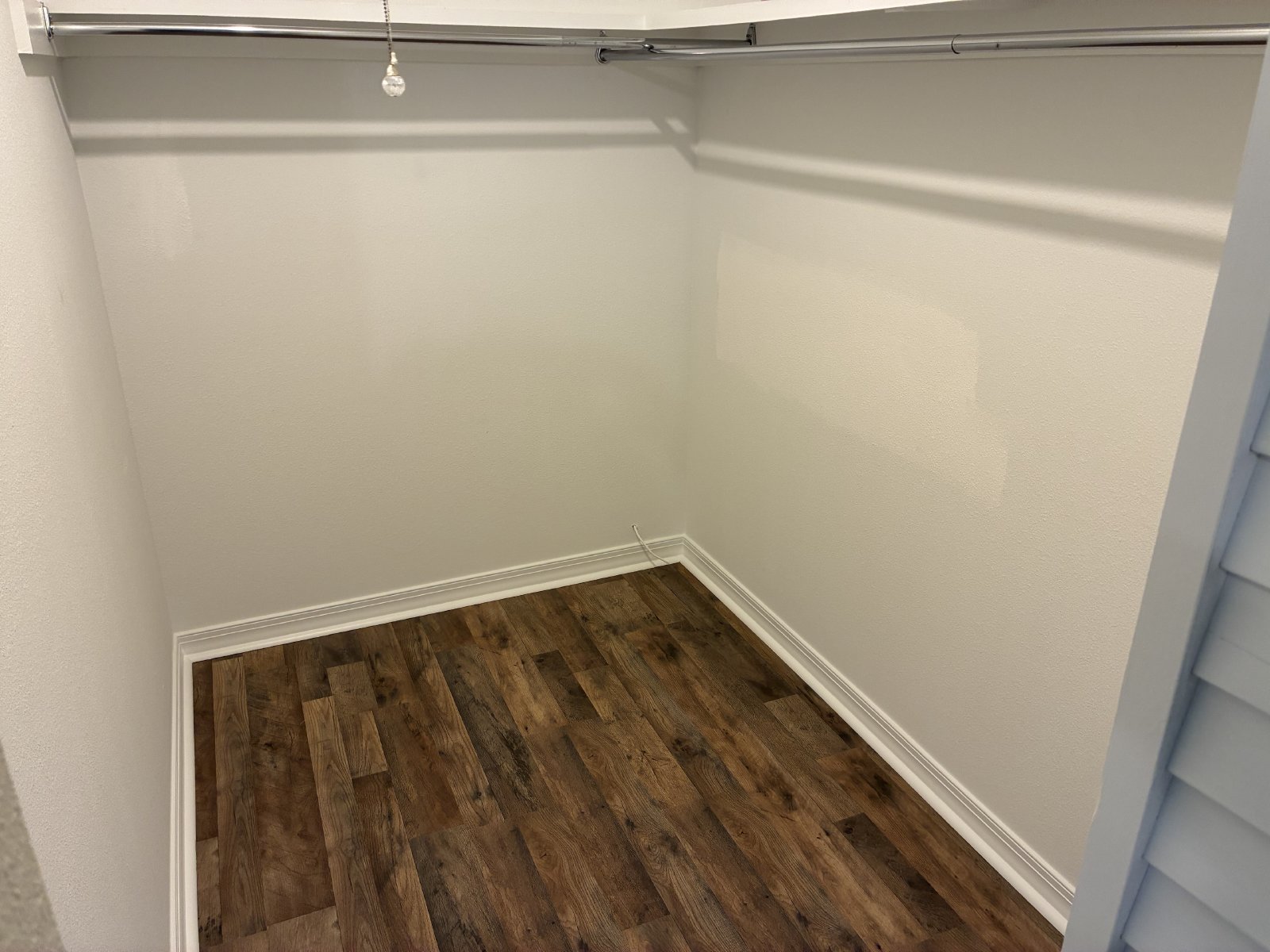 Completely remodeled 1/1 condo @ Winston Park property image