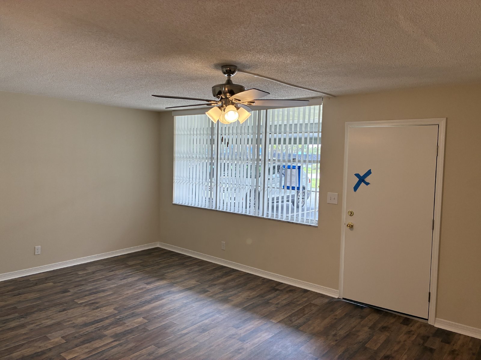 Completely remodeled 1/1 condo @ Winston Park property image
