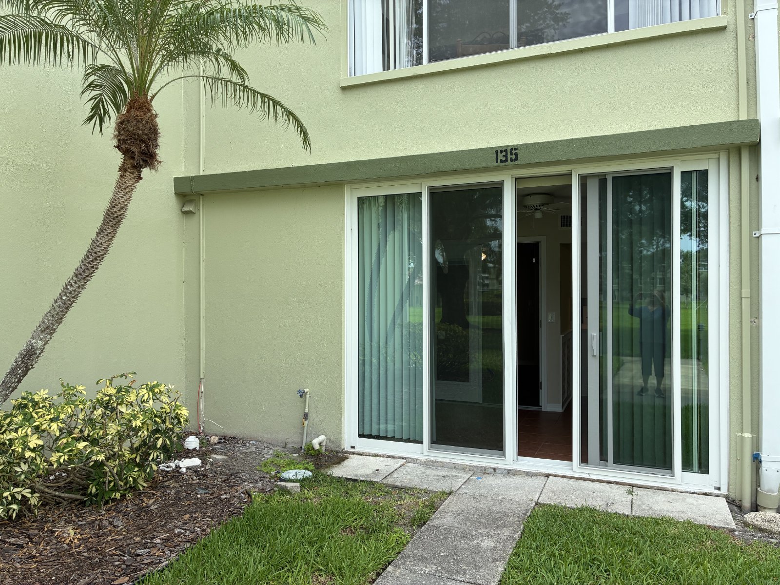 Completely remodeled 1/1 condo @ Winston Park property image