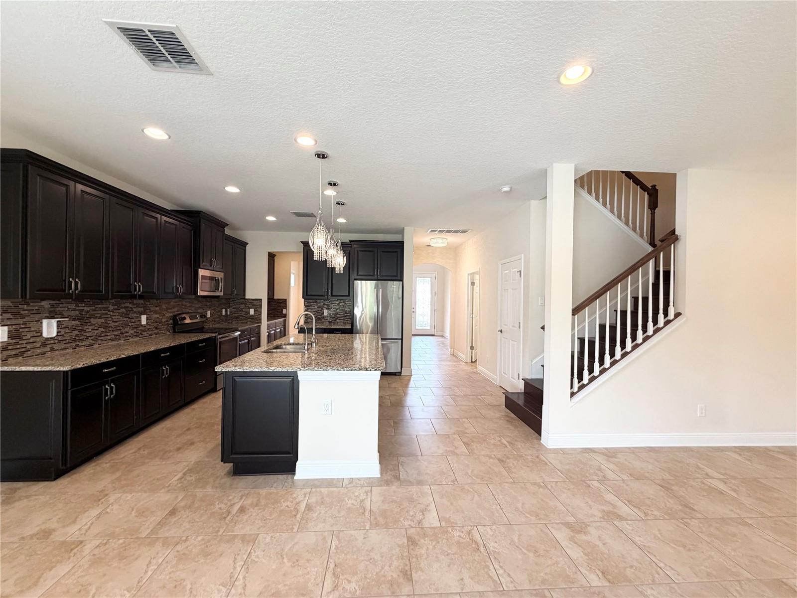 Stunning 5Bed 3Bath Home In New Tampa property image