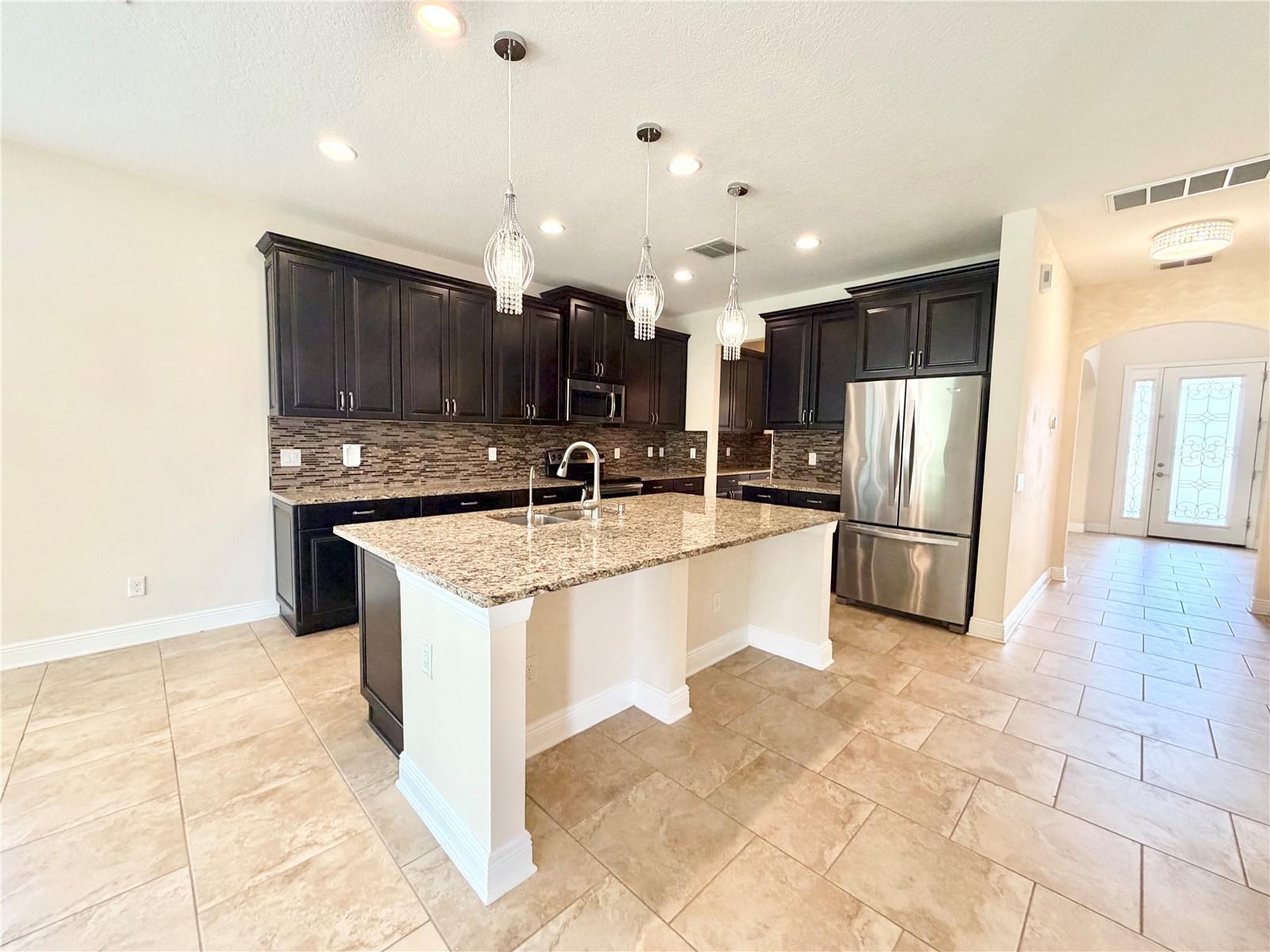 Stunning 5Bed 3Bath Home In New Tampa property image