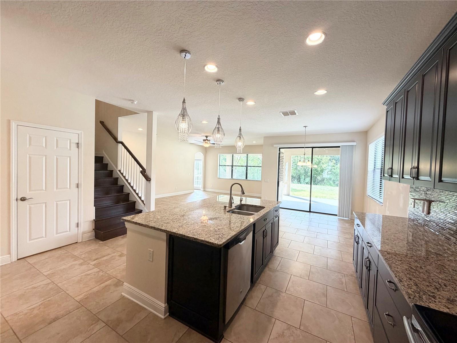 Stunning 5Bed 3Bath Home In New Tampa property image