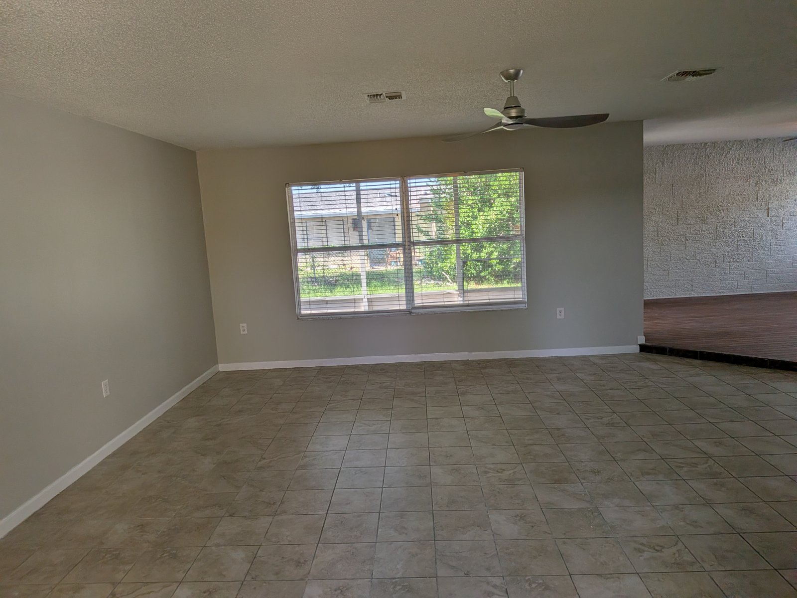 Spacious 2 Bed 2 Bath, 2 Car Garage property image