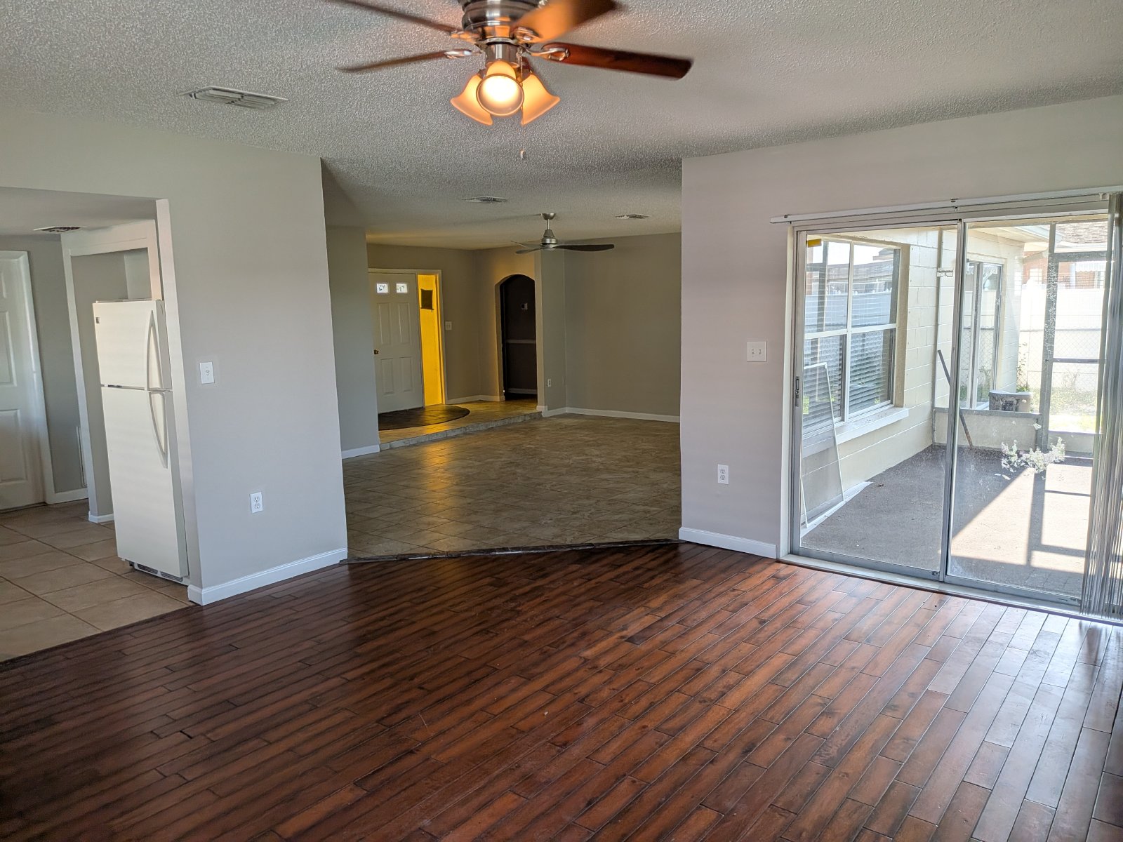Spacious 2 Bed 2 Bath, 2 Car Garage property image