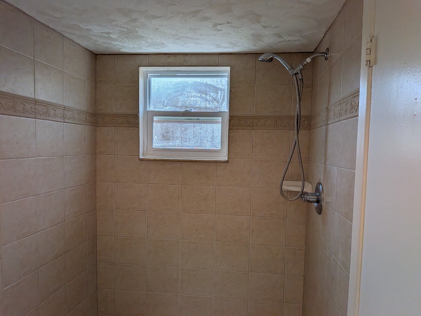 Spacious 2 Bed 2 Bath, 2 Car Garage property image
