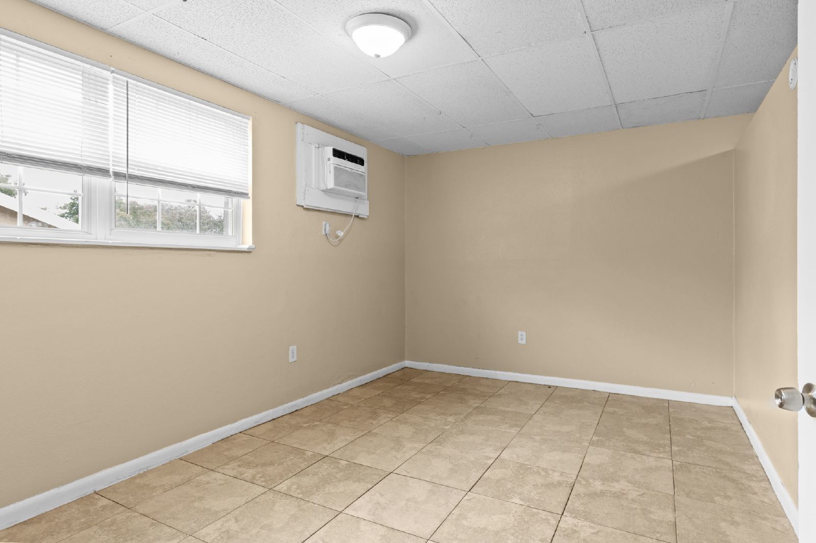 Charming Well Maintained 1 Bed Apartment property image
