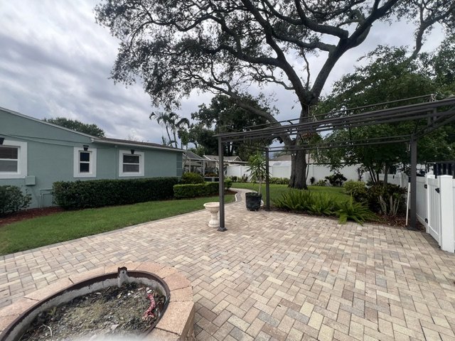 IMMACULATE TAMPA POOL HOME WITH LUSH LANDSCAPE! property image