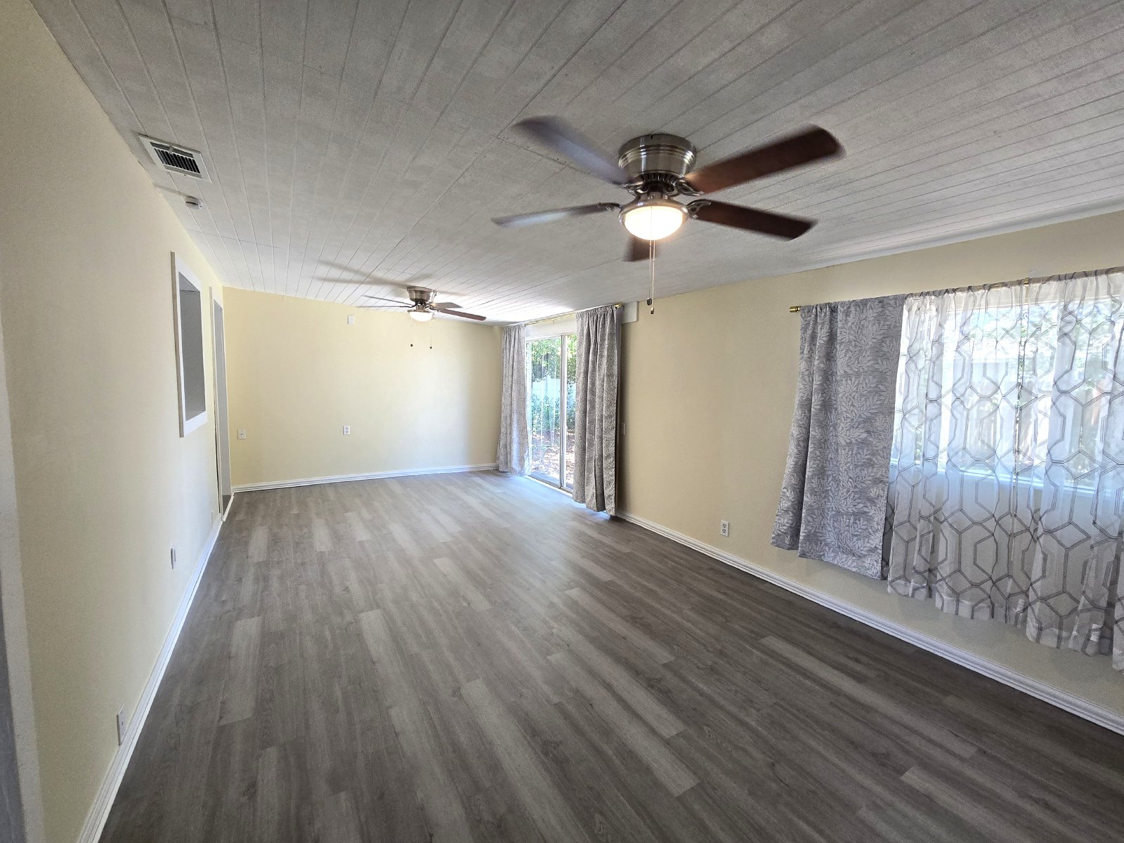 3/2 Available Now In Spring Hill, FL! property image